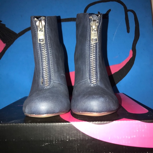 Never worn, 4 inch - Picture 4 of 5